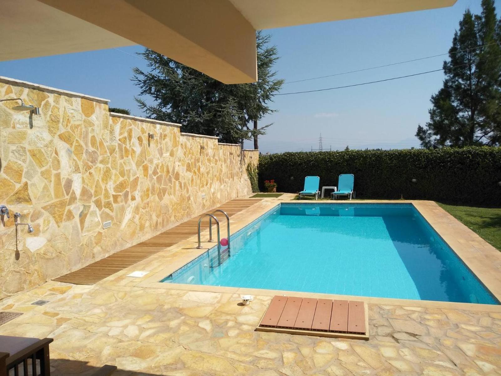 With Private Pool Kiaton