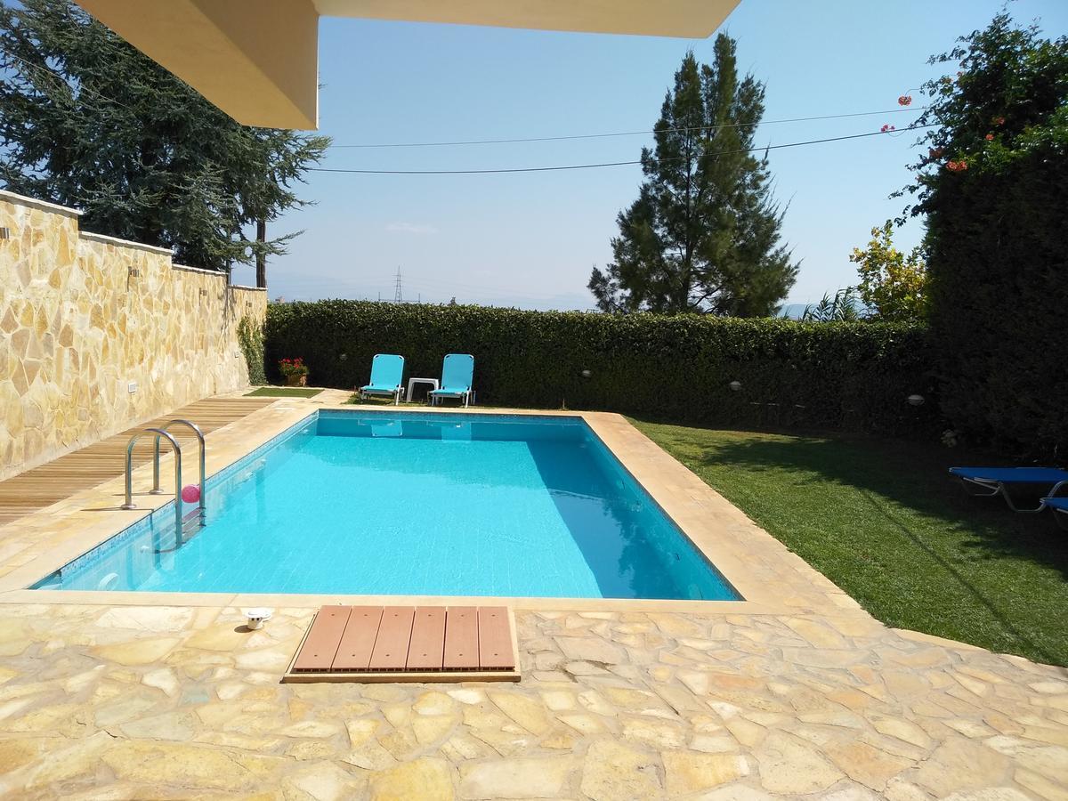 Apartment With Private Pool